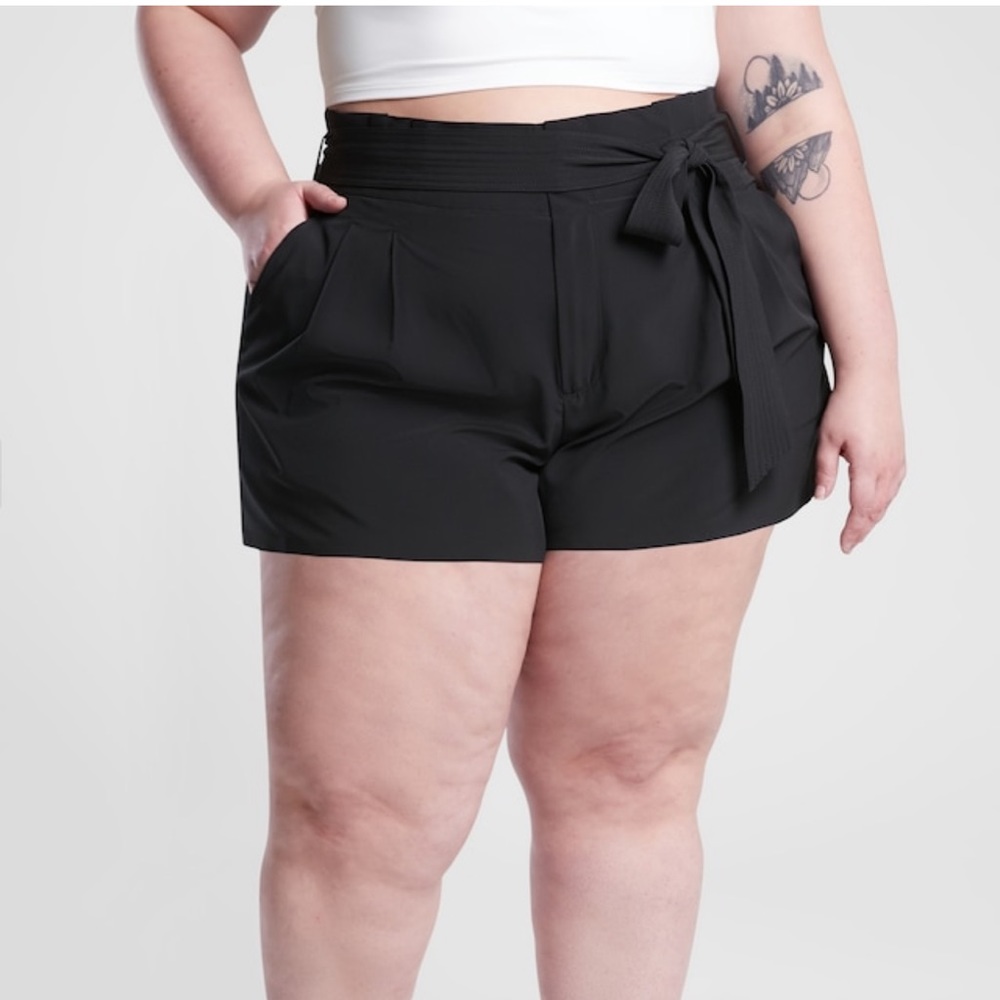 Athleta NWT Women's Skyline Short II Plus Size 20 Black Stretch 4” Inseam